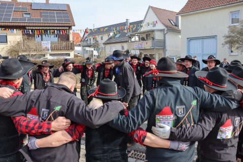 Heuliecher_Freundschaftstreffen2025_Narrenbaum-Umzug-Stellen_SKR-5979